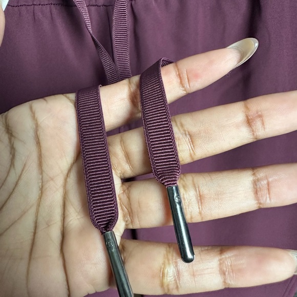 LULULEMON ON THE FLY PANTS SIZE 2 ❌ BLACK CHERRY OR DEEP PLUM SEE PICTURES - Picture 8 of 11
